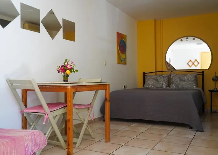 Cosy Guest House With Private Yard