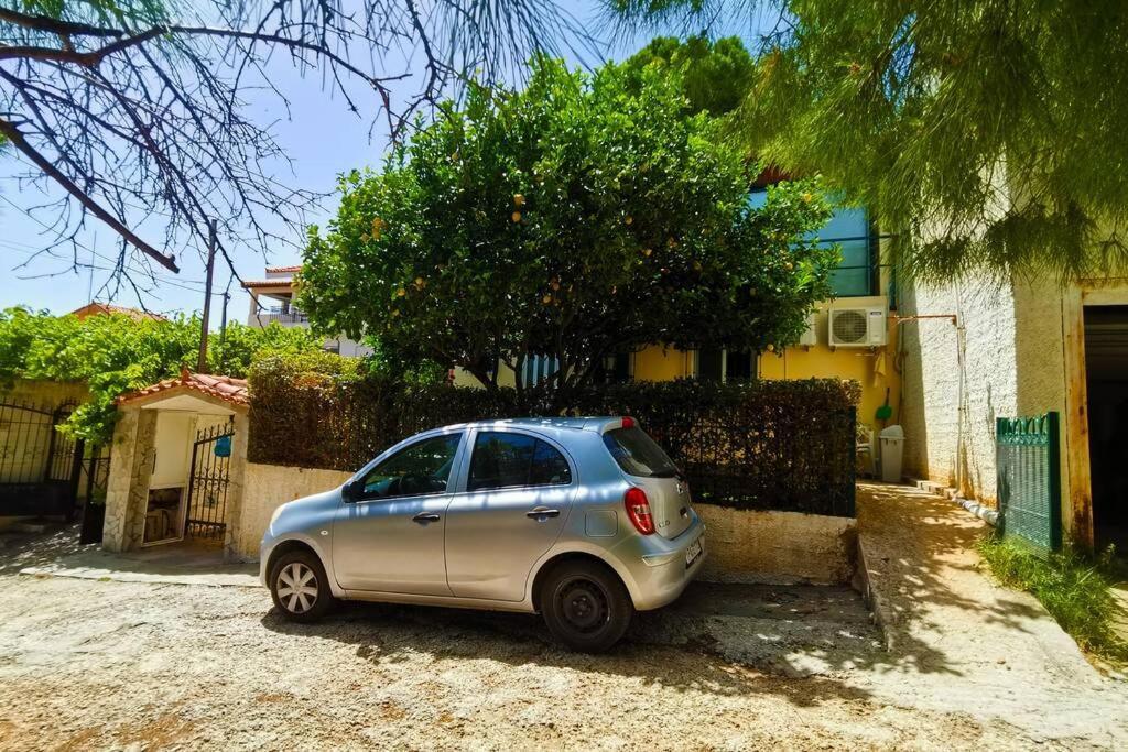 Cosy With Private Yard Saronida