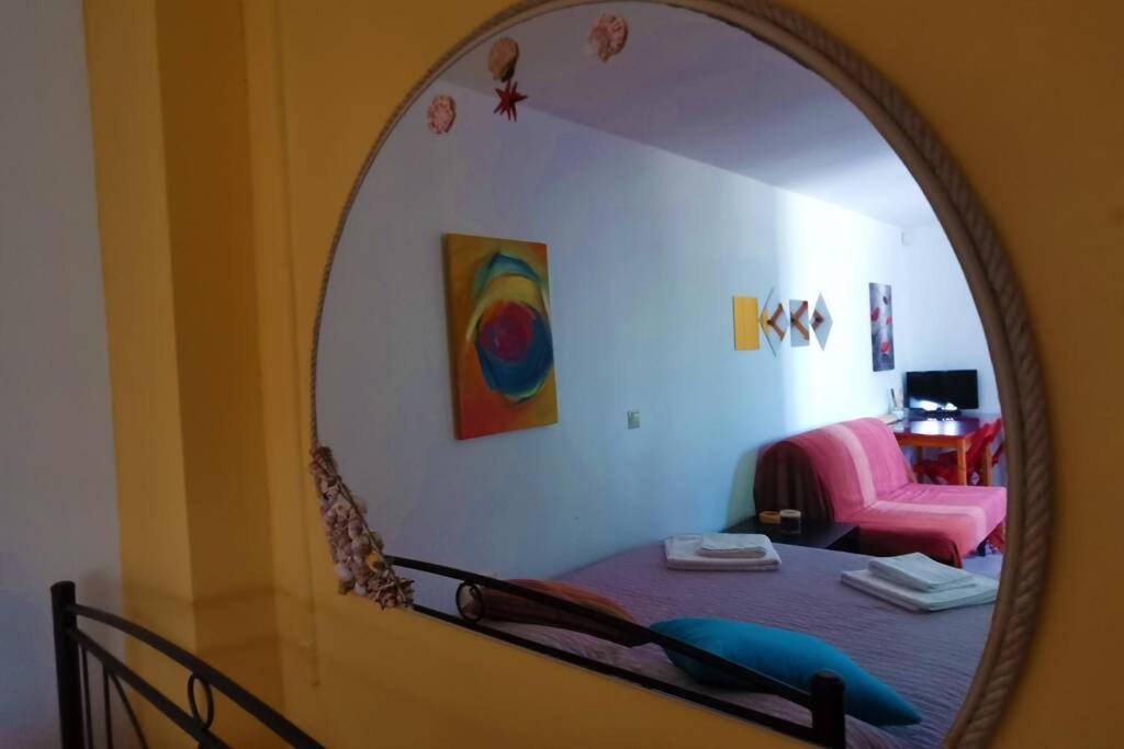 Cosy With Private Yard Saronida
