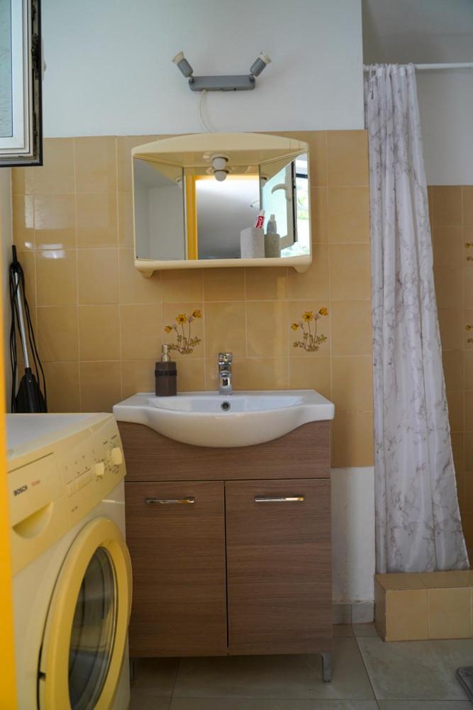 Cosy With Private Yard Holiday home *